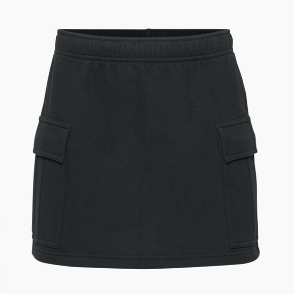 ARITZIA Cozy Fleece Mega Cargo Mini Skirt - Picture 3 of 3